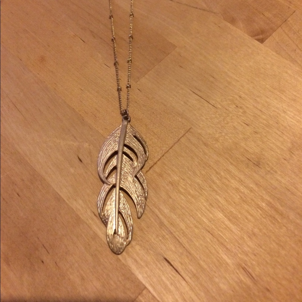 Romolo Munroe Feather Pendant Necklace